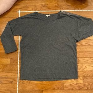 3/4 length tee with shoulder zipper detail